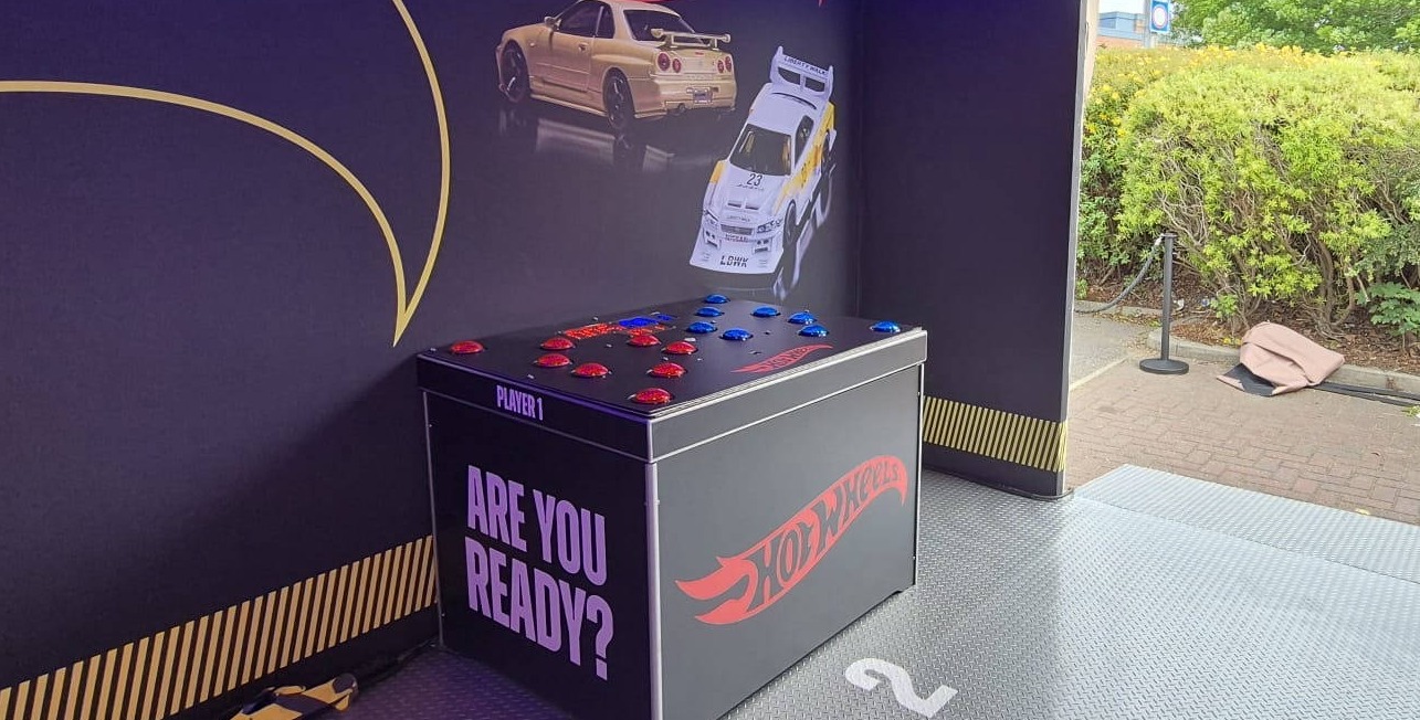 Hotwheels - Fully Branded Strike A Light Game.